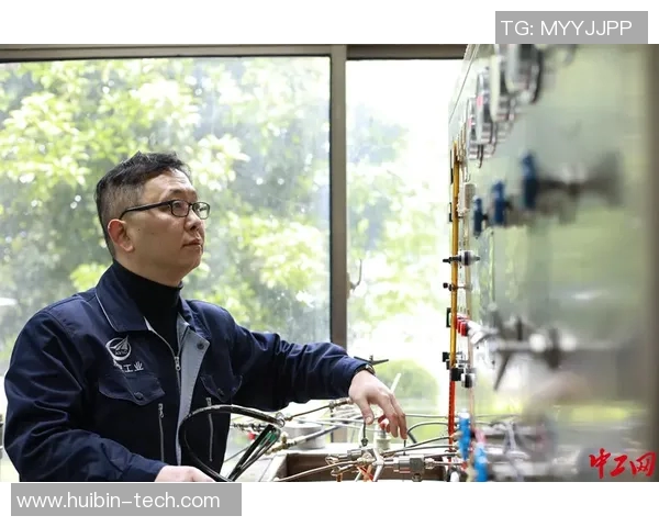 吴丽的攀岩人生：在高峰与深渊之间的深度对话与心灵探索